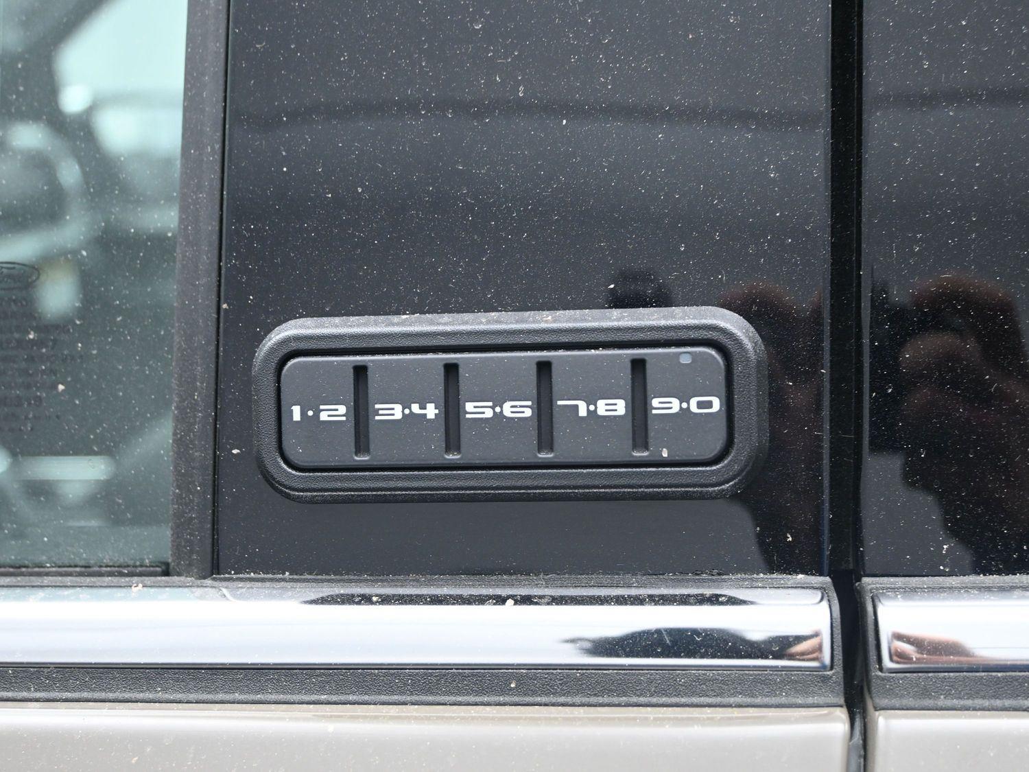 2025 Ford F-150 Lariat photo 4