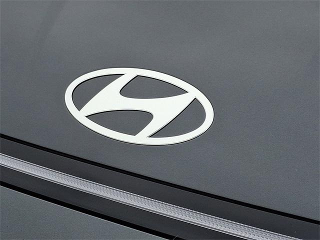 2026 Hyundai Sonata Hybrid Limited photo 3