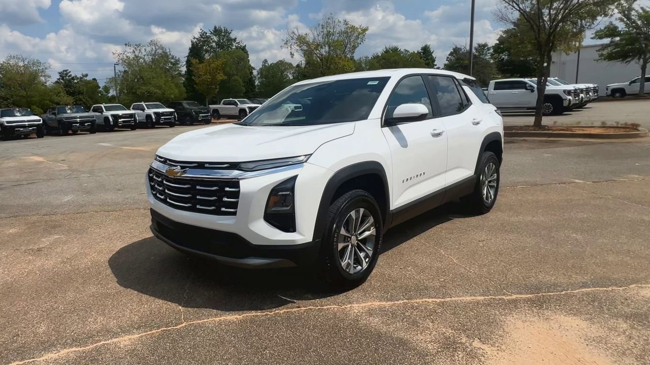 2026 Chevrolet Equinox LT photo 2