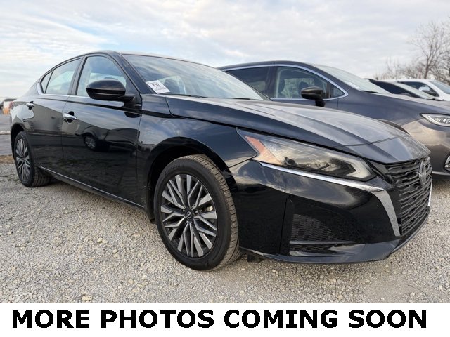 2023 Nissan Altima SV's photo