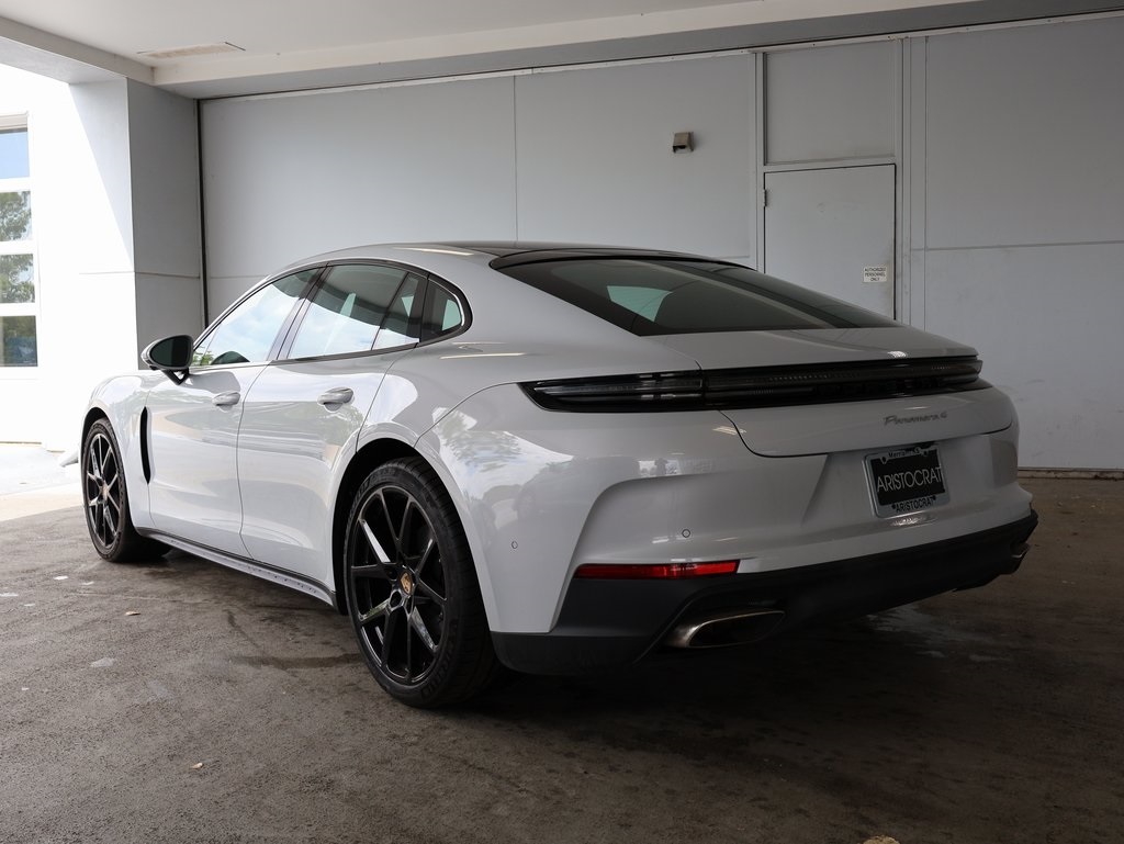 2024 Porsche Panamera 4 photo 3