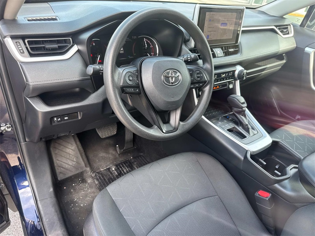 2024 Toyota RAV4 XLE photo 18