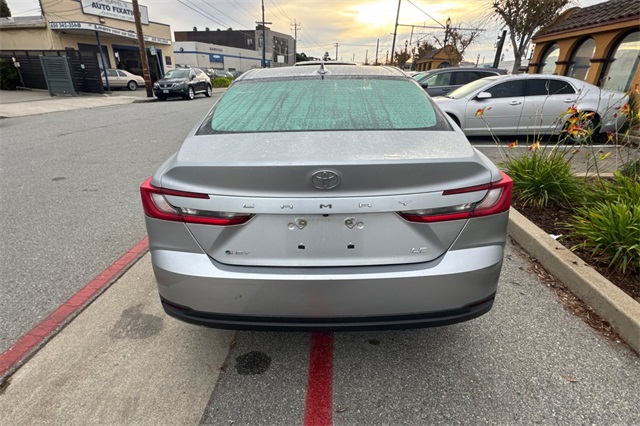 2025 Toyota Camry LE photo 3