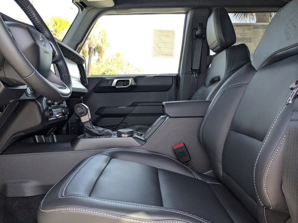 2025 Ford Bronco Outer Banks photo 20
