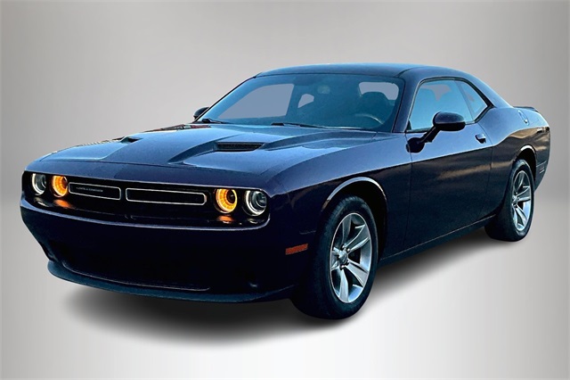 2020 Dodge Challenger SXT photo 2
