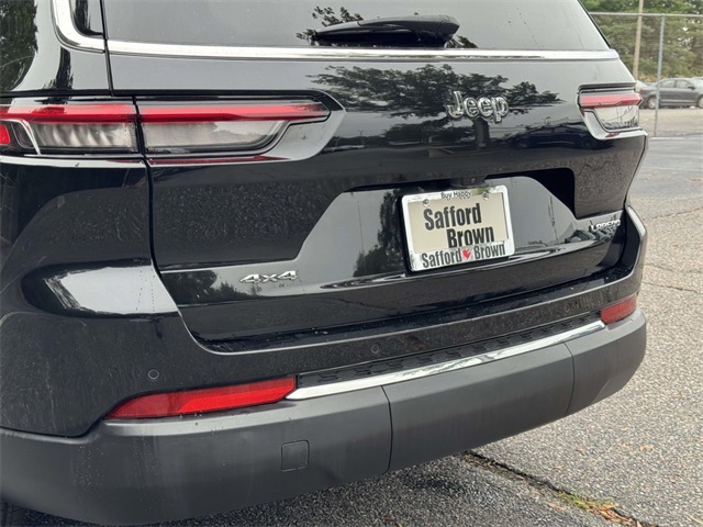 2023 Jeep Grand Cherokee Laredo photo 11