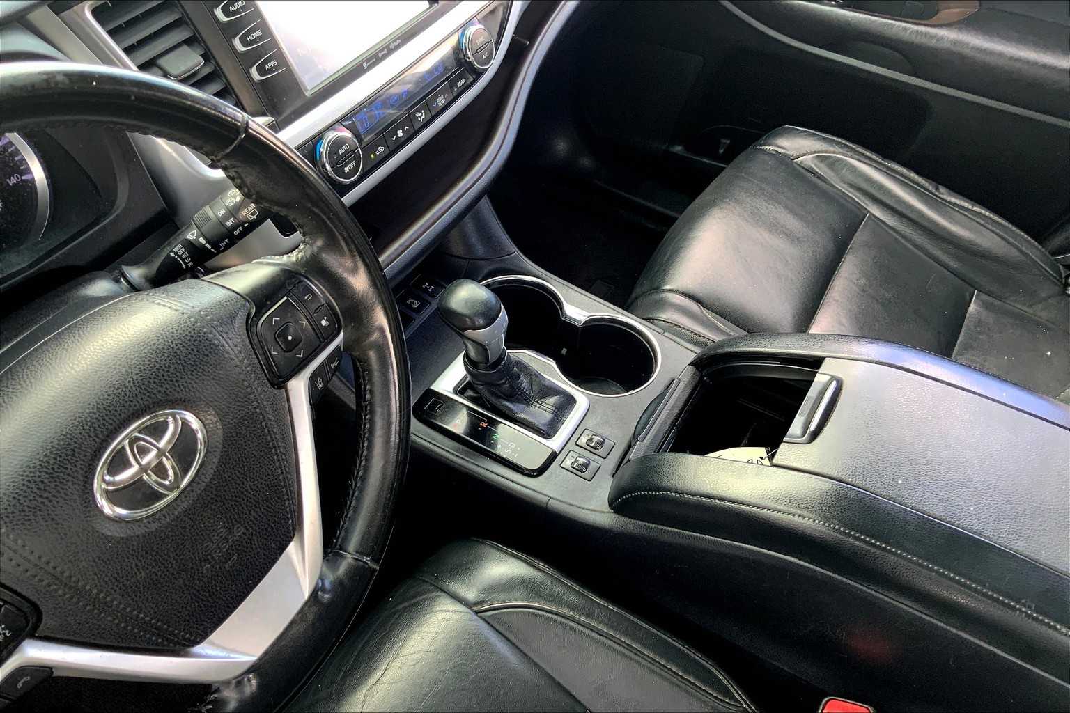 2017 Toyota Highlander XLE photo 8