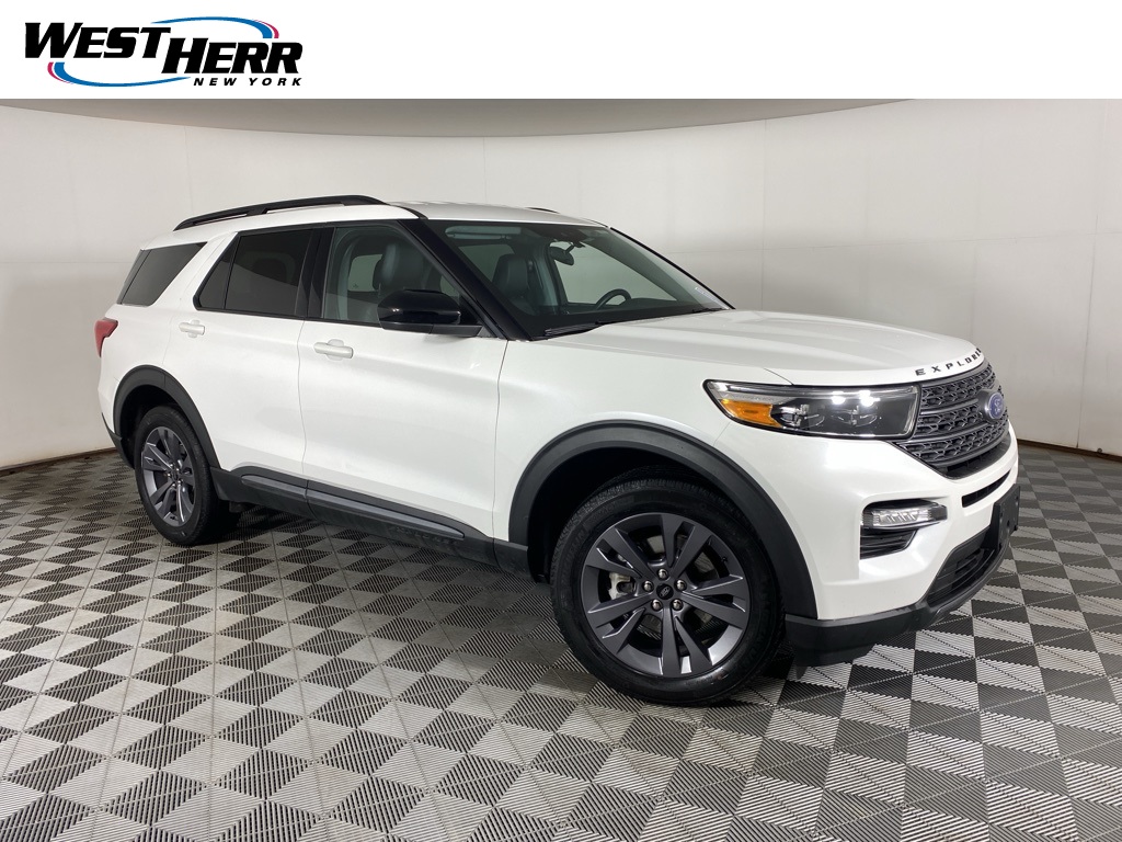 2023 Ford Explorer XLT's photo