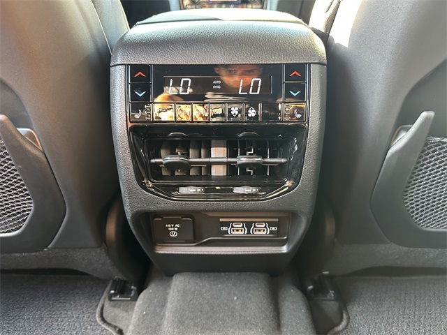 2025 Jeep Grand Cherokee L Summit photo 13