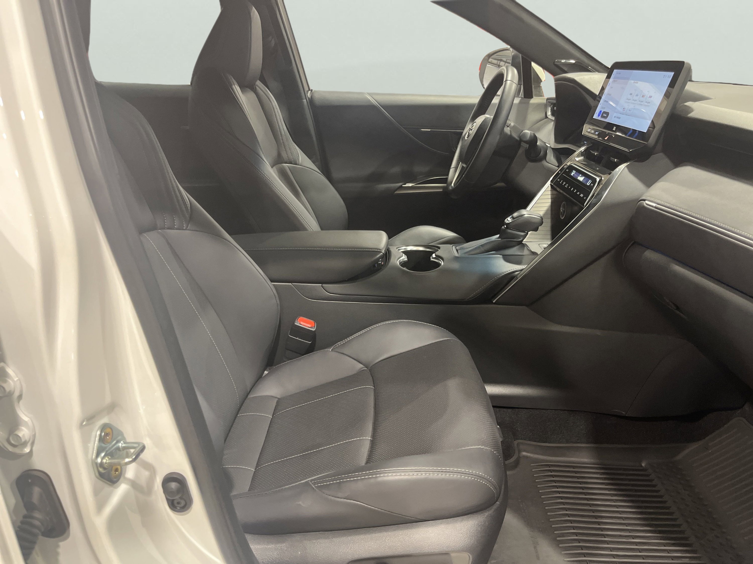 2024 Toyota Venza Limited photo 10