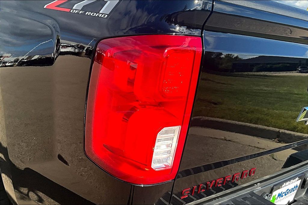 2018 Chevrolet Silverado 1500 LTZ photo 19