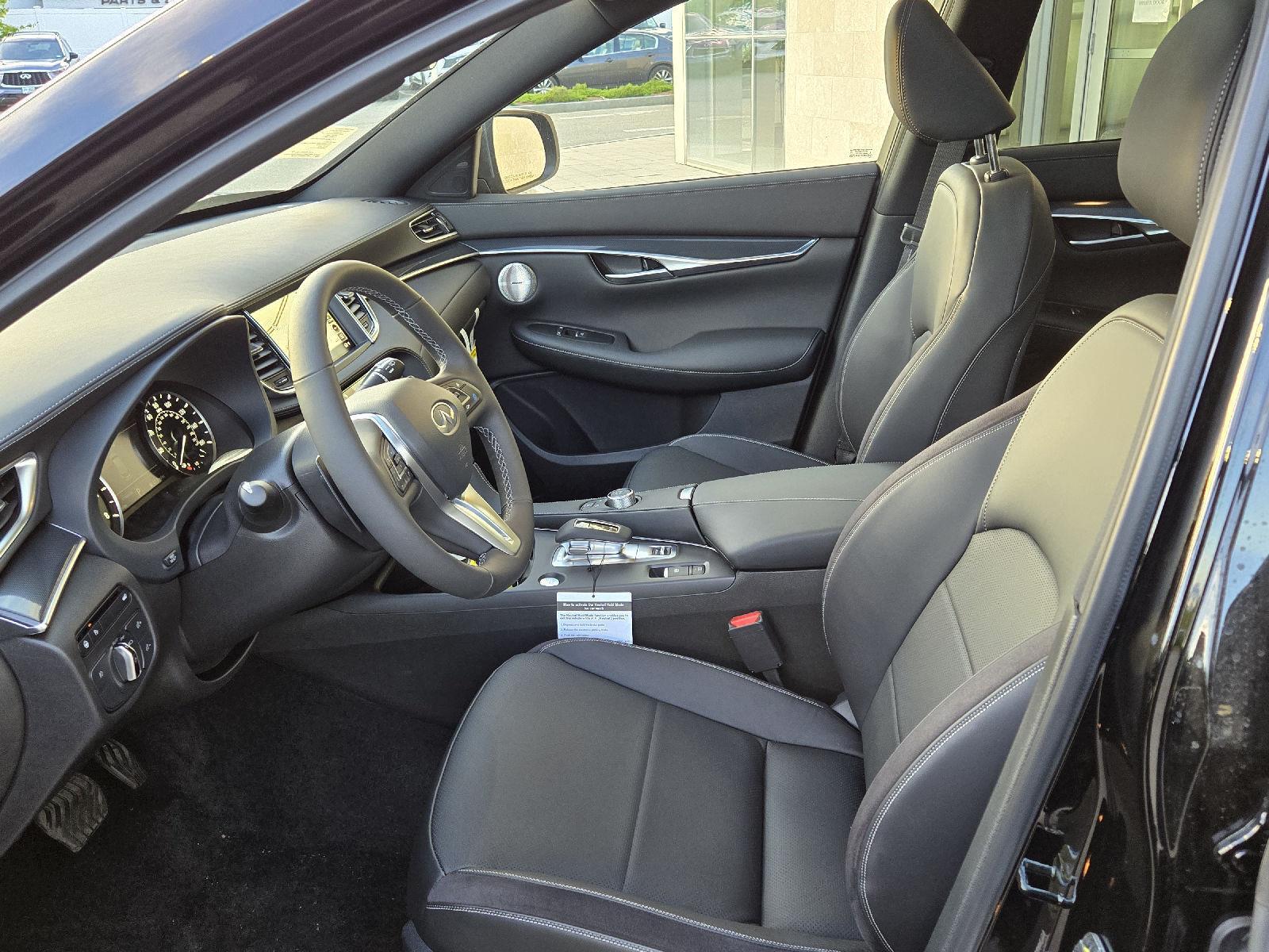 2025 Infiniti QX50 SPORT AWD photo 3