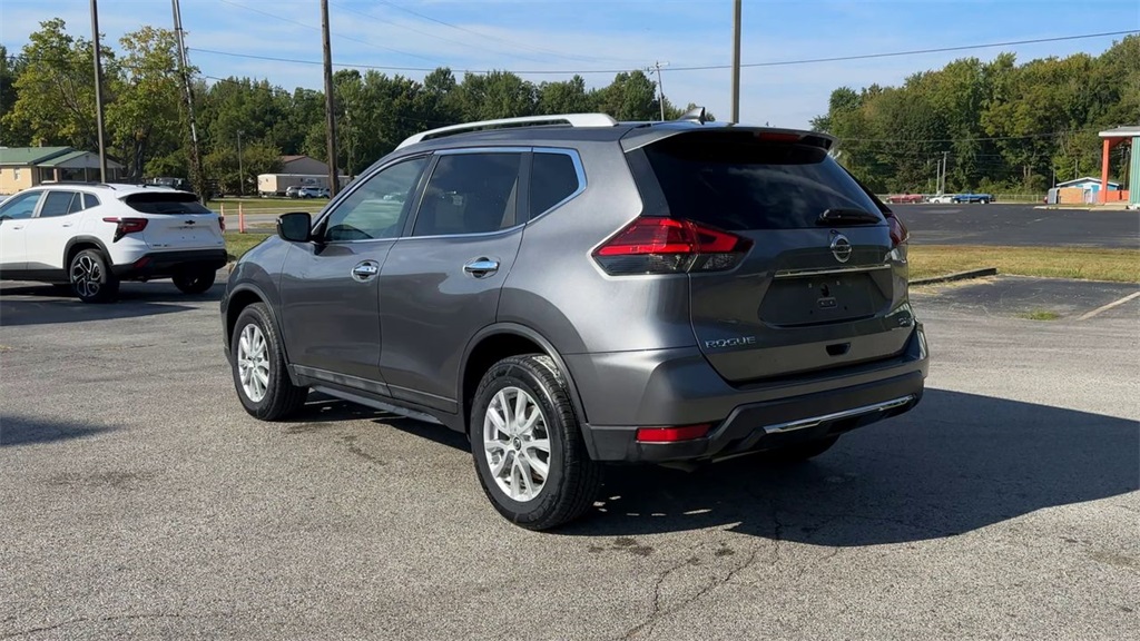 2017 Nissan Rogue SV photo 7