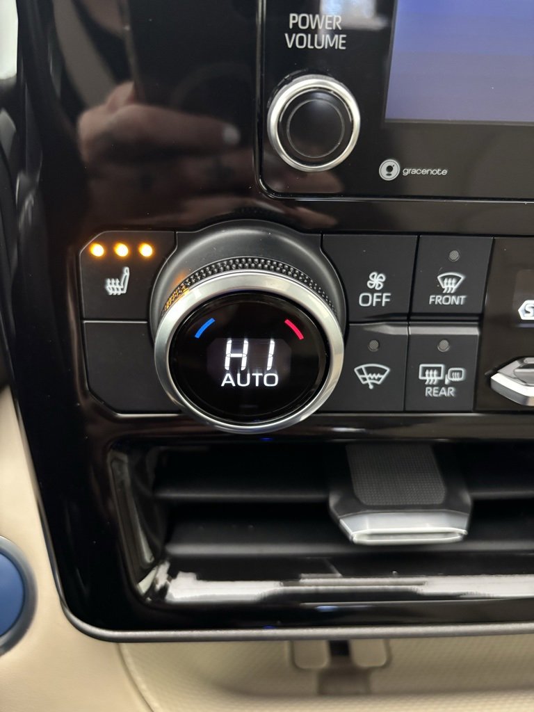 2021 Toyota Highlander Hybrid XLE photo 4