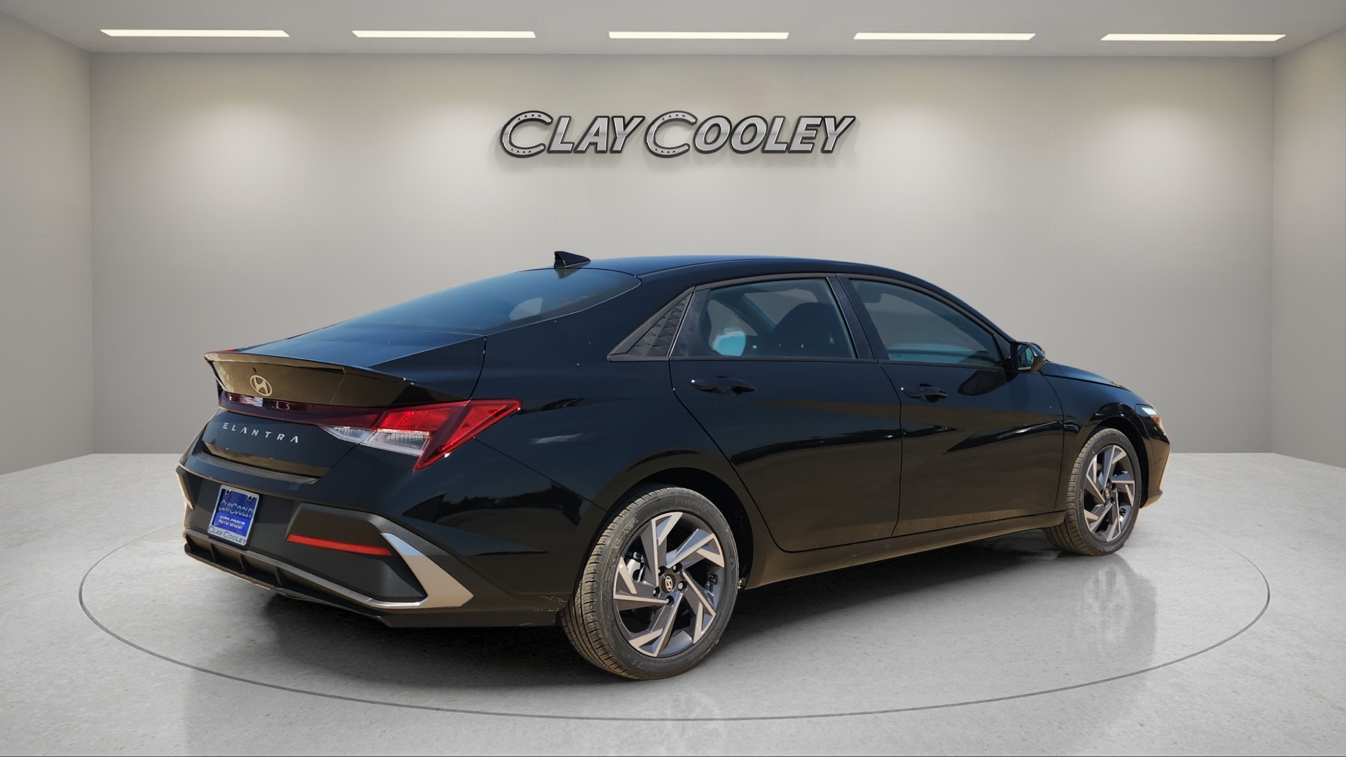 2025 Hyundai Elantra SEL Sport photo 3