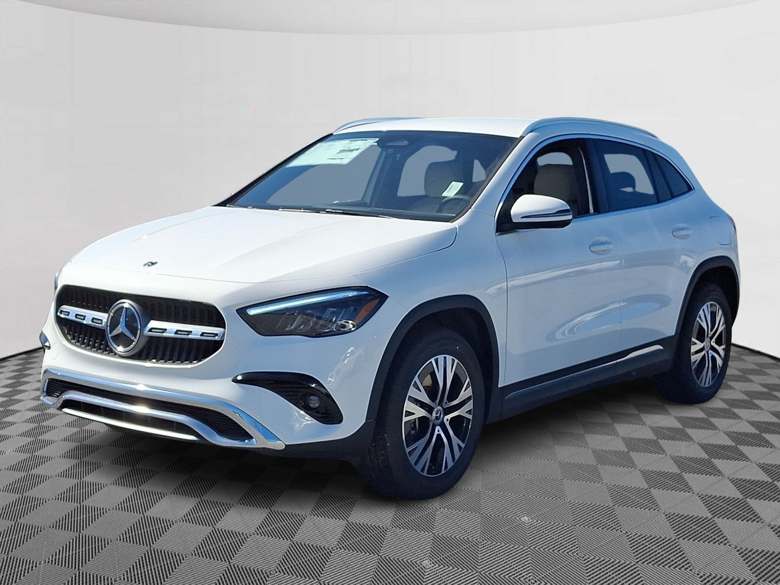 2025 Mercedes Benz GLA 250 4MATIC photo 2