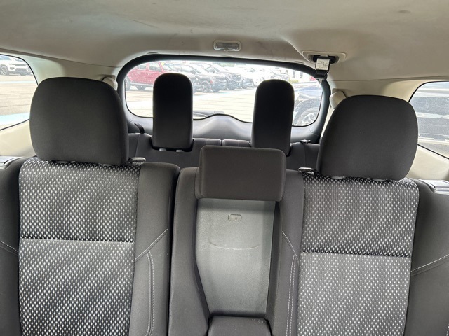 2020 Mitsubishi Outlander ES photo 10