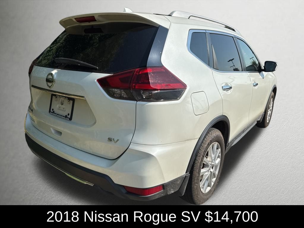 2018 Nissan Rogue SV photo 2