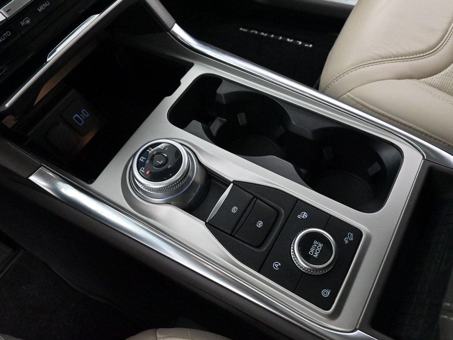 2022 Ford Explorer Platinum photo 23