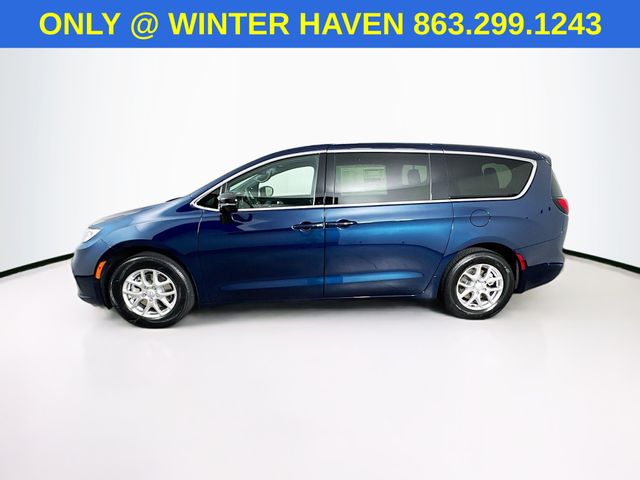 2025 Chrysler Pacifica photo 4