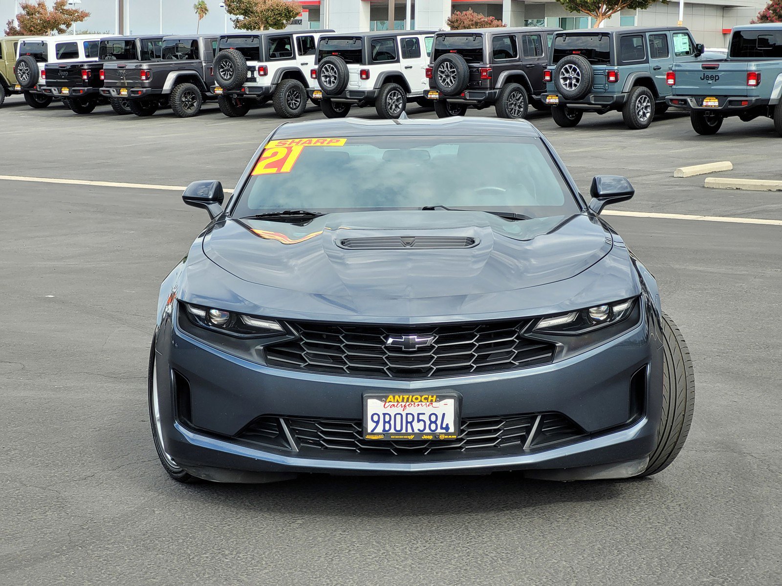 2021 Chevrolet Camaro LT1 photo 2