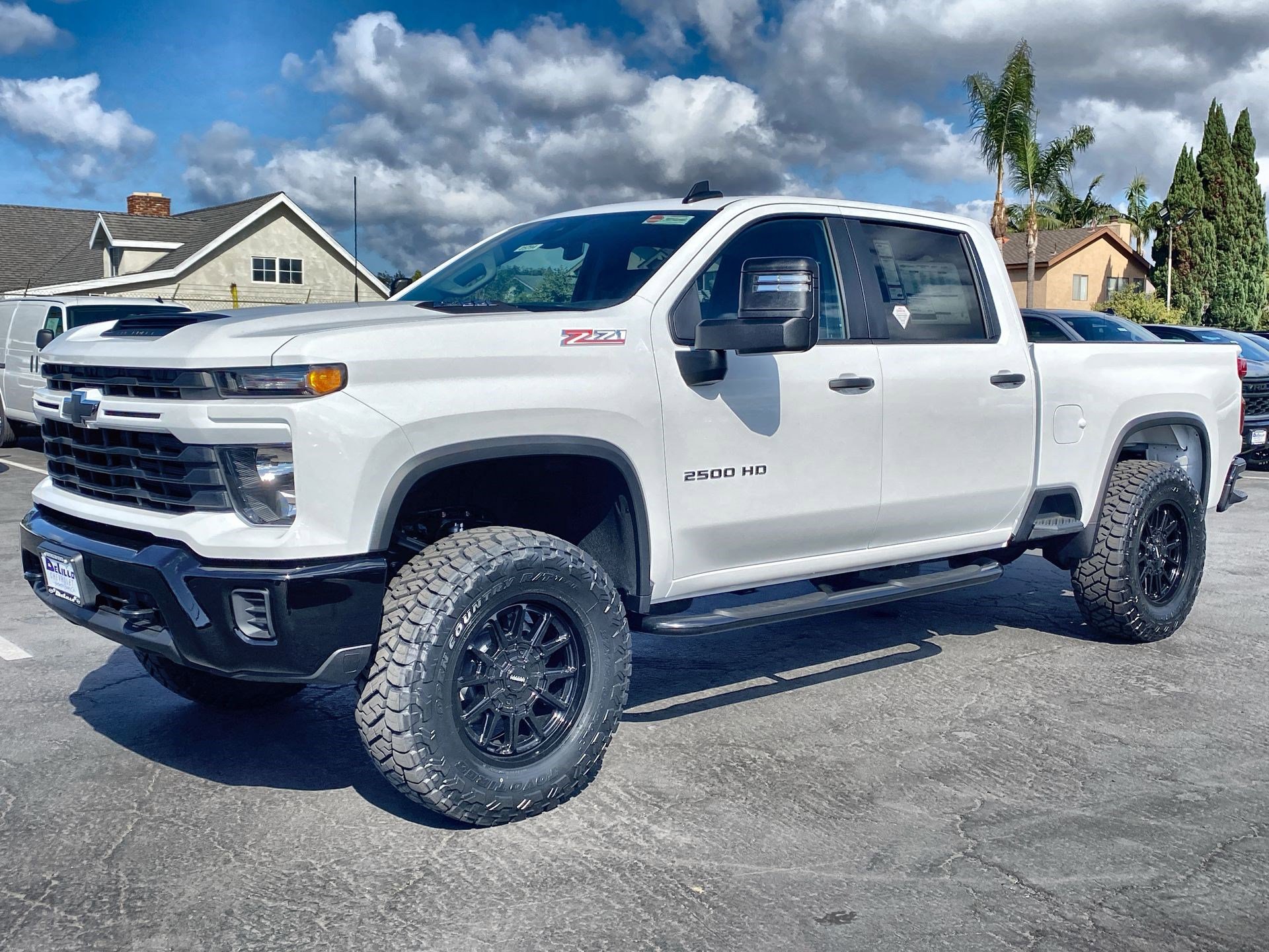 2025 Chevrolet Silverado 2500HD Custom photo 2