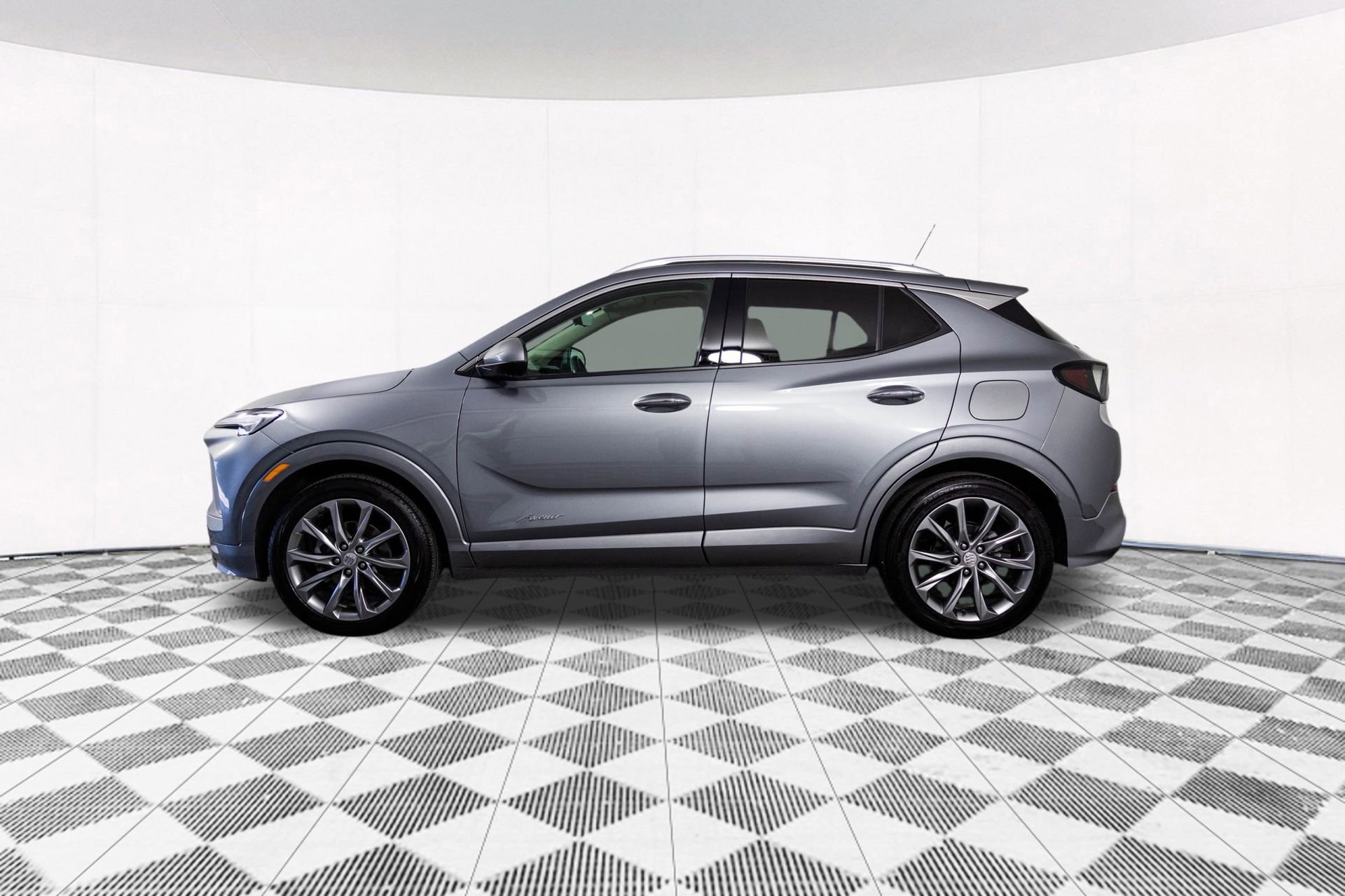 2024 Buick Encore GX Avenir photo 2