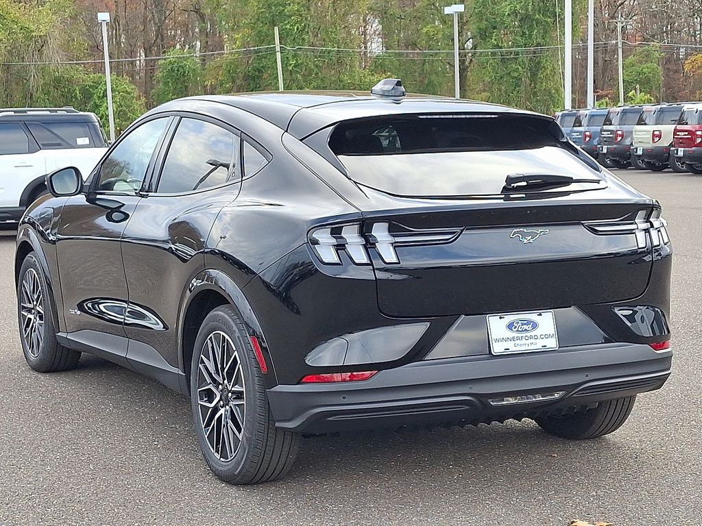 2025 Ford Mustang Mach-E Premium photo 3