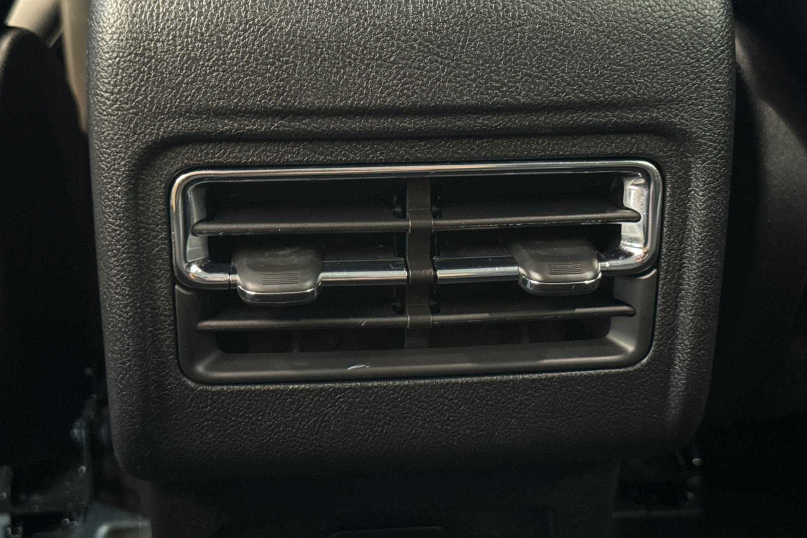 2022 Lincoln Corsair Standard photo 12