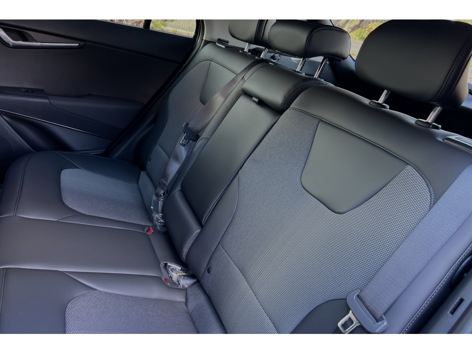 2025 Kia Niro EX Touring photo 8