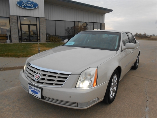 2011 Cadillac DTS Premium Collection
