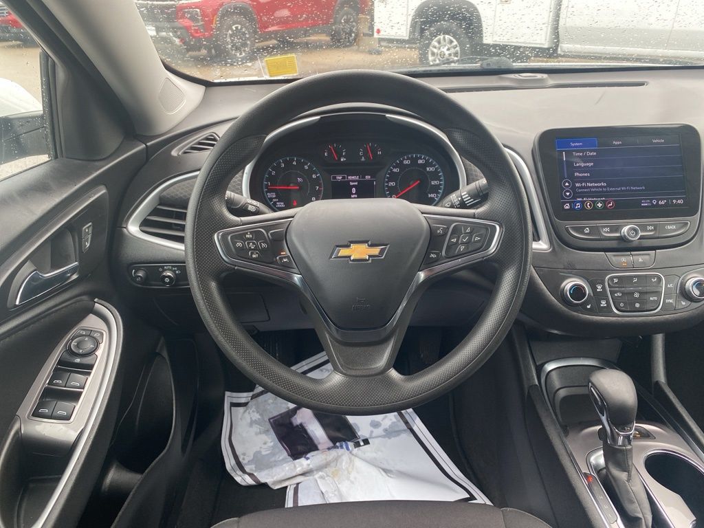 2023 Chevrolet Malibu 1LT photo 9