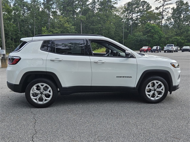 2025 Jeep Compass Latitude photo 14