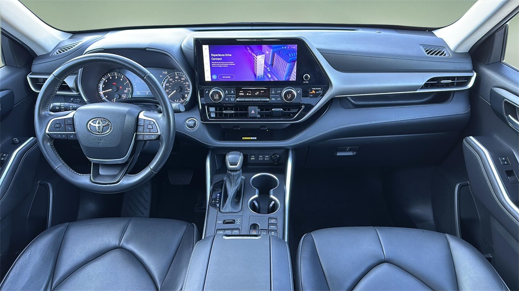 2023 Toyota Highlander XLE photo 9