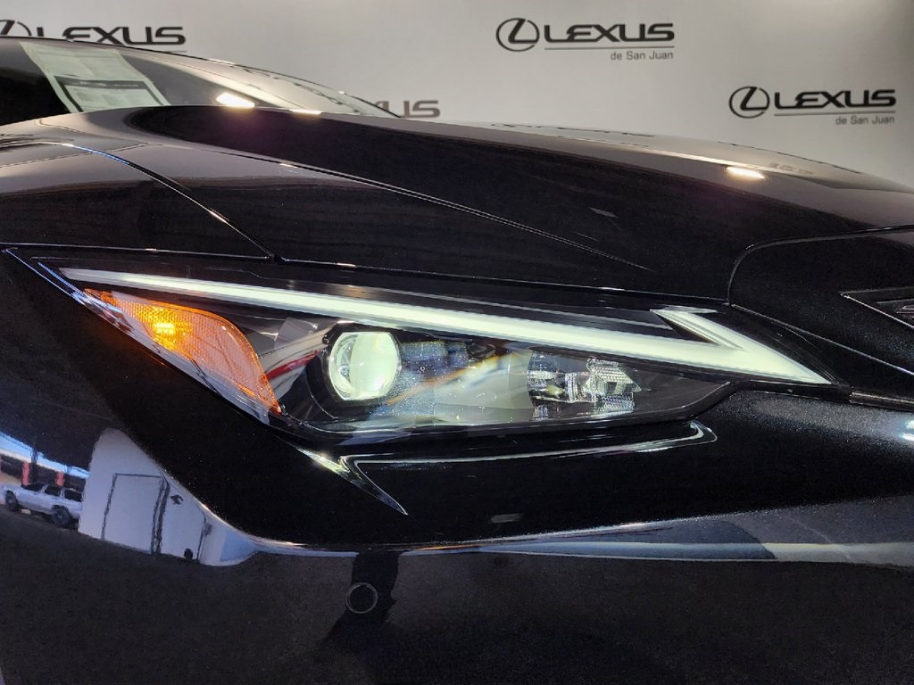 2025 Lexus IS 300 photo 5