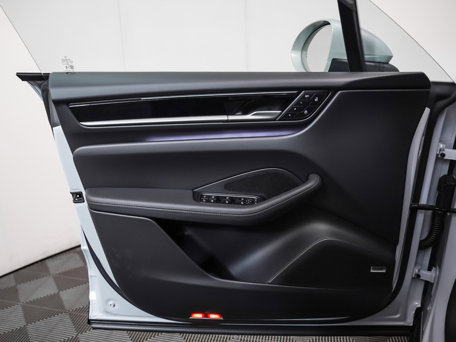 2025 Porsche Macan Electric photo 21