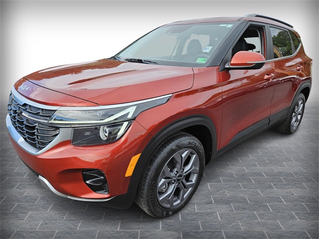 2024 Kia Seltos S photo 3