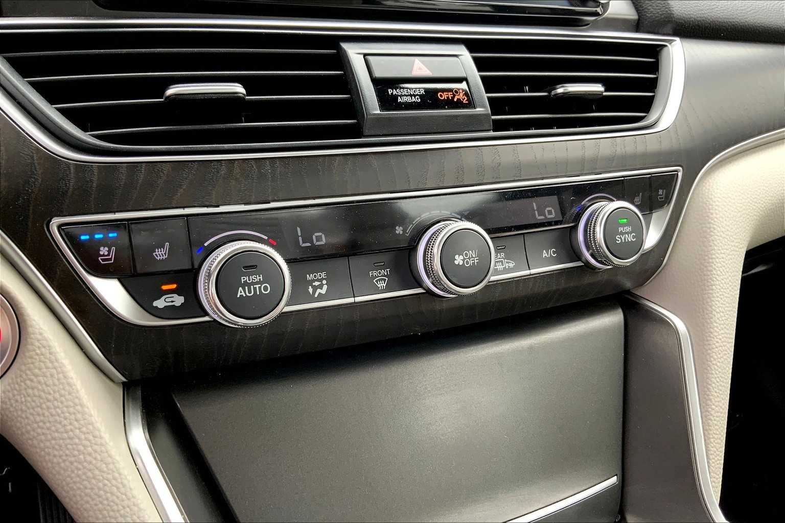 2022 Honda Accord Touring photo 31