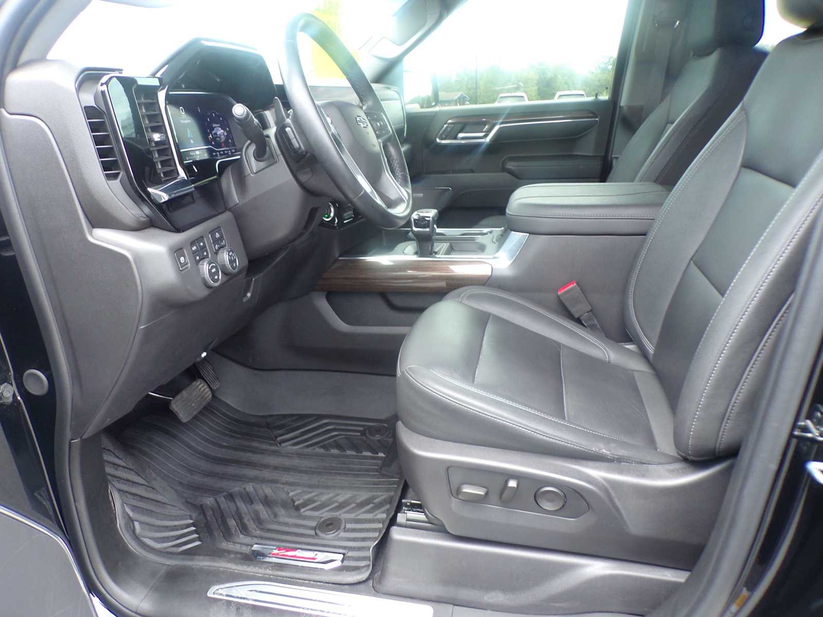 2024 Chevrolet Silverado 1500 LT Trail Boss photo 11