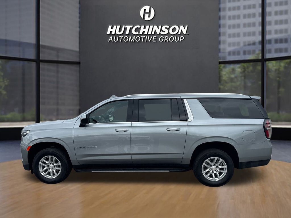 2024 Chevrolet Suburban LT photo 6