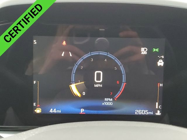 2025 Chevrolet Trax LT photo 3