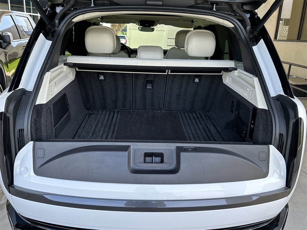 2024 Land Rover Range Rover SE photo 30