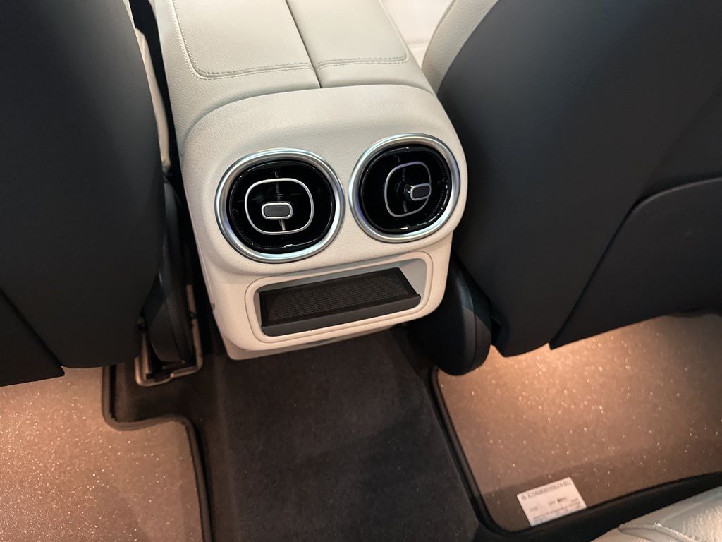 2026 Mercedes Benz GLC 300 4MATIC photo 20