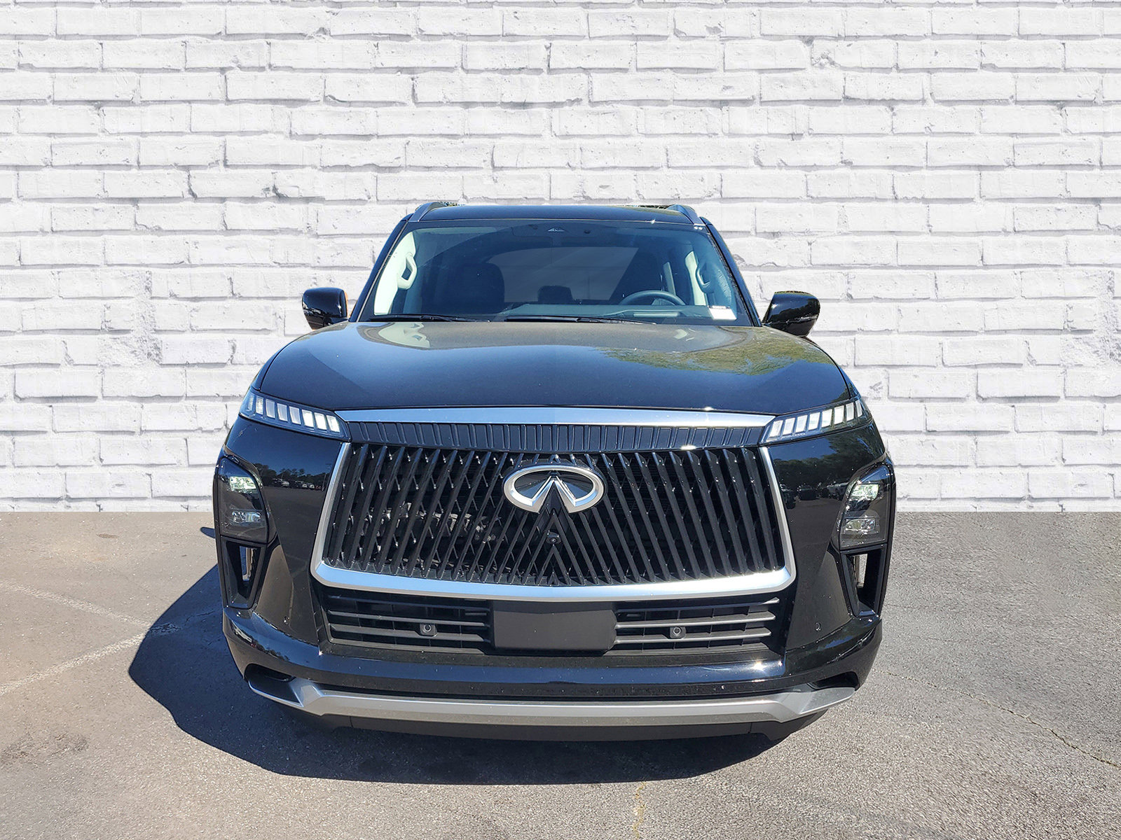 2025 Infiniti QX80 Luxe photo 2