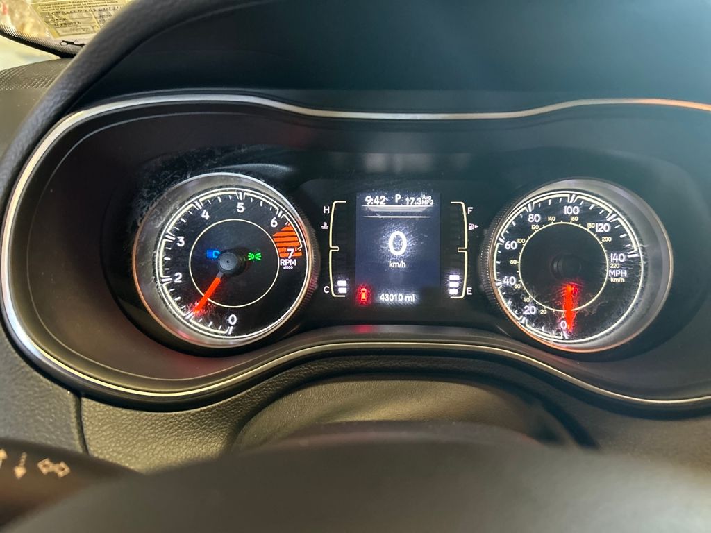 2020 Jeep Cherokee Altitude photo 11