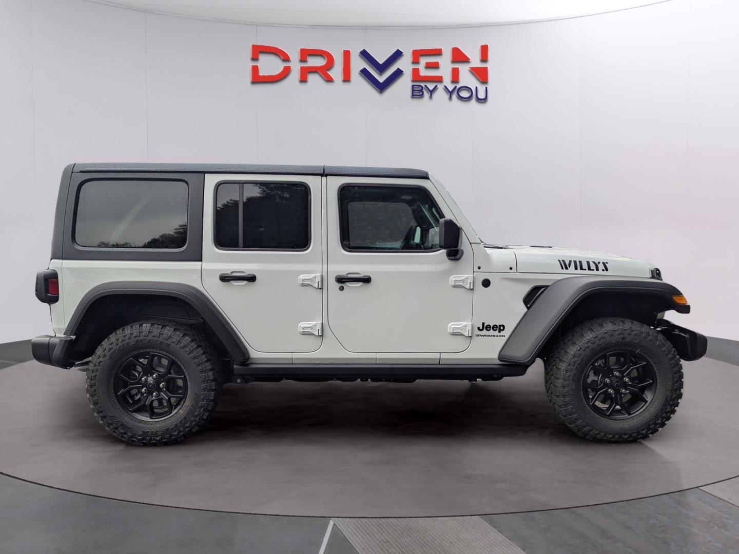 2025 Jeep Wrangler Willys photo 4