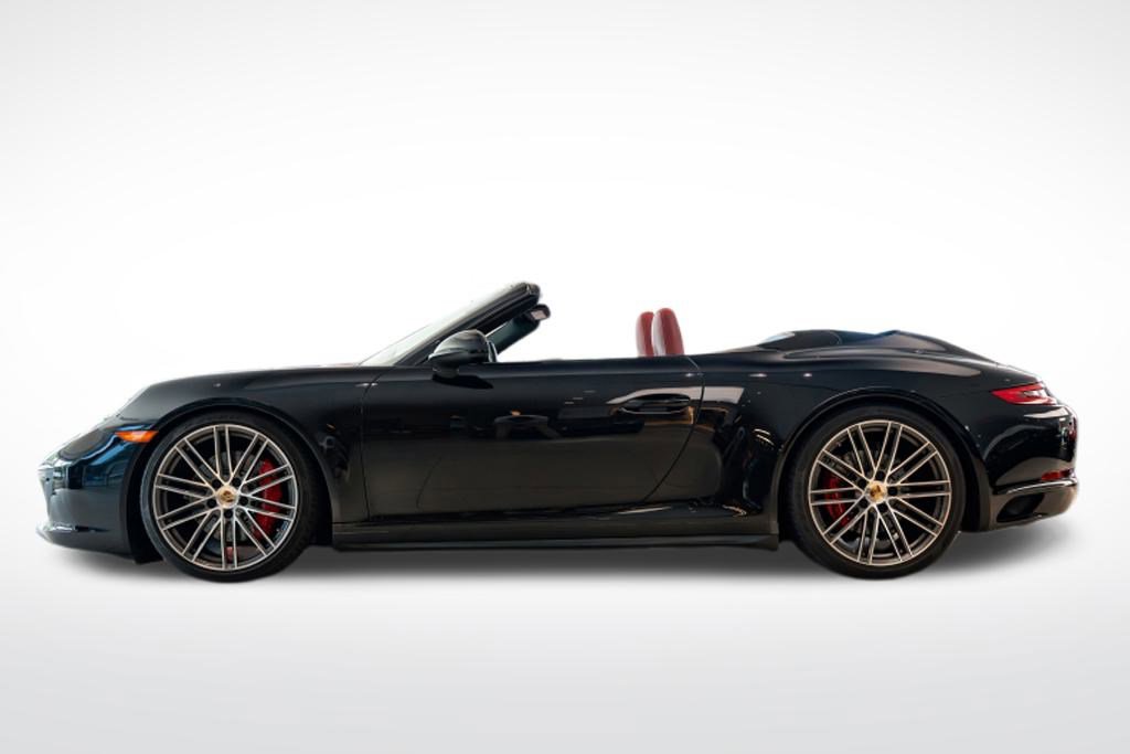 2018 Porsche 911 4S Cabriolet photo 2