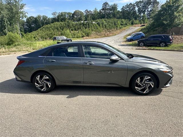 2025 Hyundai Elantra Hybrid Limited photo 6
