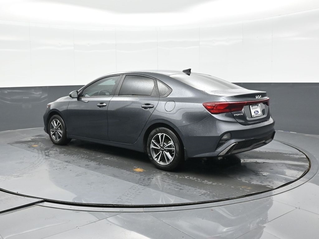 2024 Kia Forte LXS photo 4