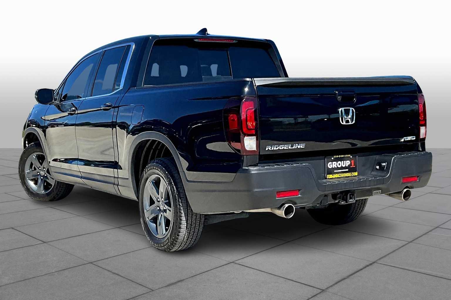 2023 Honda Ridgeline RTL photo 9